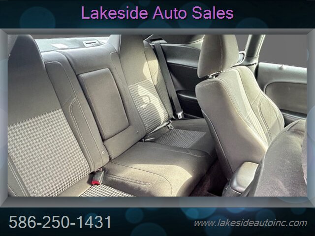2016 Dodge Challenger R/T   - Photo 13 - Clinton Township, MI 48036