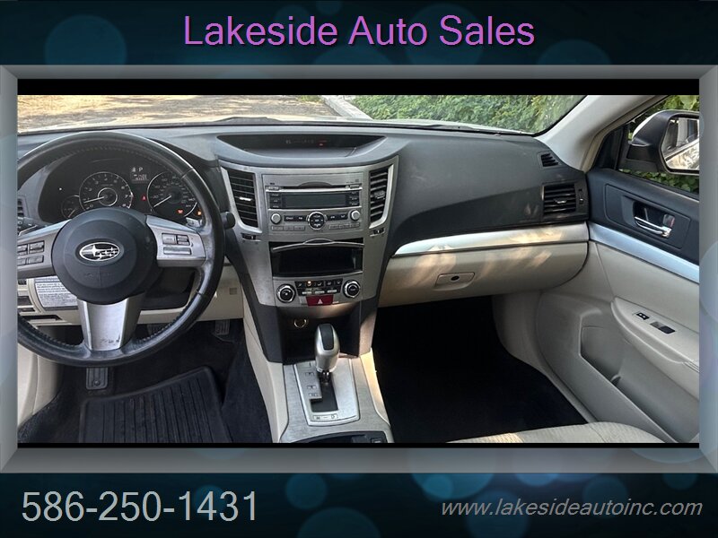 2011 Subaru Outback 2.5i Premium  LIMITED - Photo 5 - Clinton Township, MI 48036