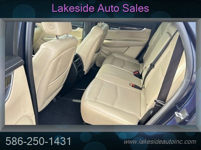 2017 Cadillac XT5   - Photo 8 - Clinton Township, MI 48036