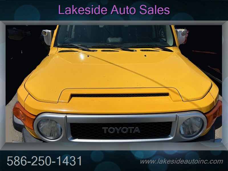 2007 Toyota FJ Cruiser 4dr SUV   - Photo 1 - Clinton Township, MI 48036