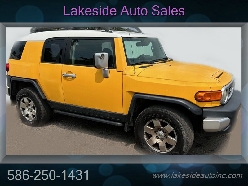 2007 Toyota FJ Cruiser 4dr SUV   - Photo 4 - Clinton Township, MI 48036