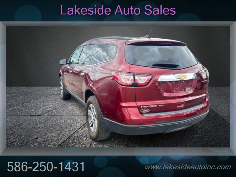 2017 Chevrolet Traverse LT 3rd Row, Low Miles 85K - Photo 4 - Clinton Township, MI 48036