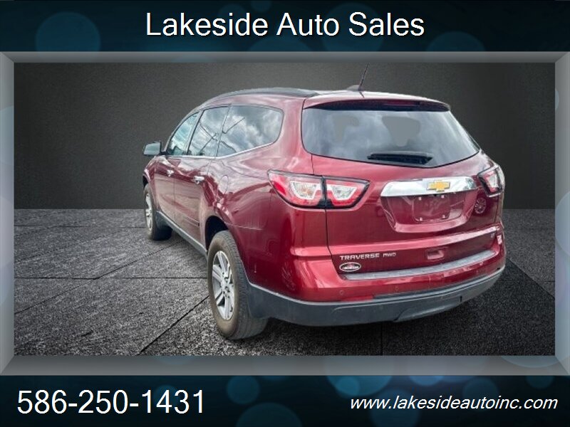 2017 Chevrolet Traverse LT 3rd Row, Low Miles 85K - Photo 5 - Clinton Township, MI 48036