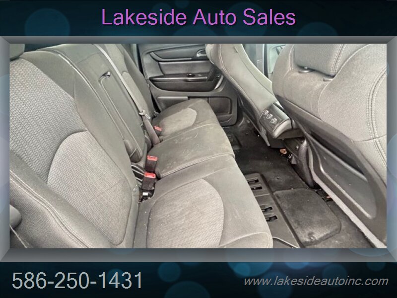 2017 Chevrolet Traverse LT 3rd Row, Low Miles 85K - Photo 8 - Clinton Township, MI 48036