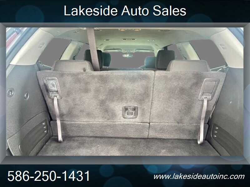 2017 Chevrolet Traverse LT 3rd Row, Low Miles 85K - Photo 11 - Clinton Township, MI 48036