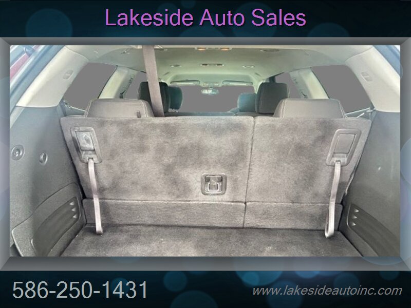 2017 Chevrolet Traverse LT 3rd Row, Low Miles 85K - Photo 10 - Clinton Township, MI 48036