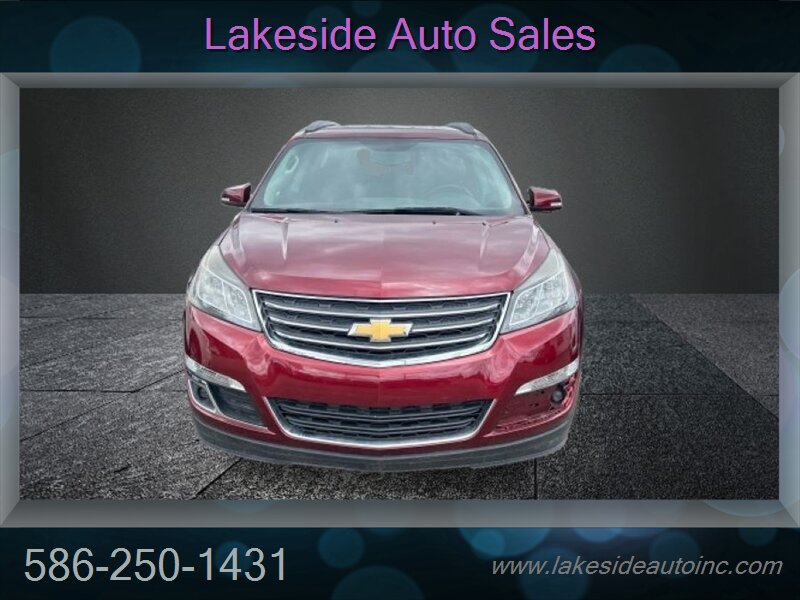 2017 Chevrolet Traverse LT 3rd Row, Low Miles 85K - Photo 2 - Clinton Township, MI 48036