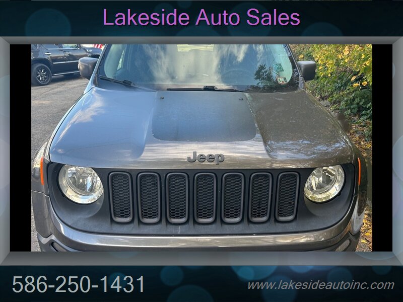 2016 Jeep Renegade Trailhawk   - Photo 2 - Clinton Township, MI 48036