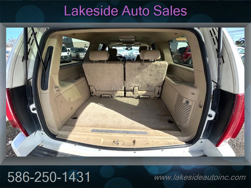 2011 Cadillac Escalade ESV Premium   - Photo 8 - Clinton Township, MI 48036