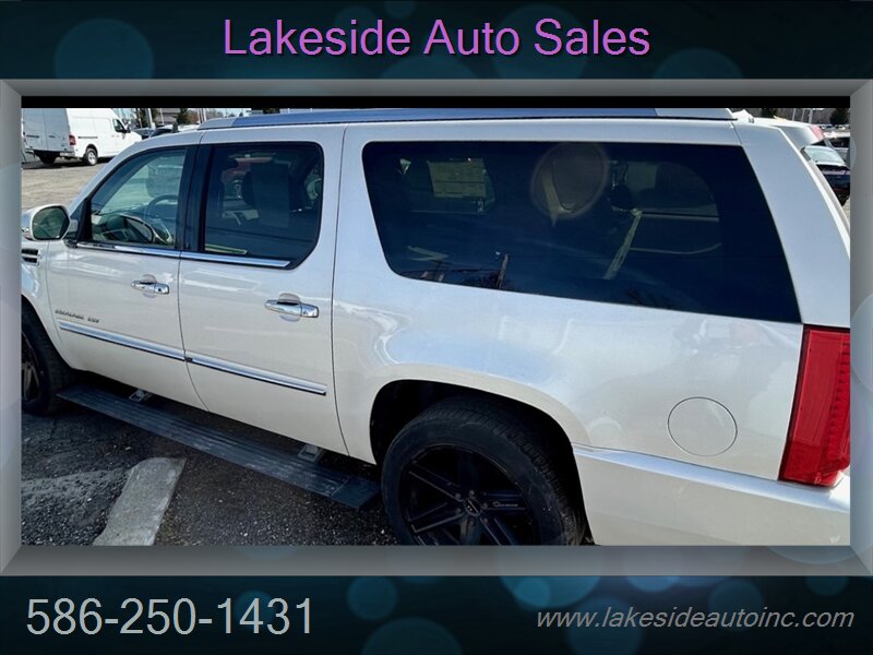 2011 Cadillac Escalade ESV Premium   - Photo 4 - Clinton Township, MI 48036