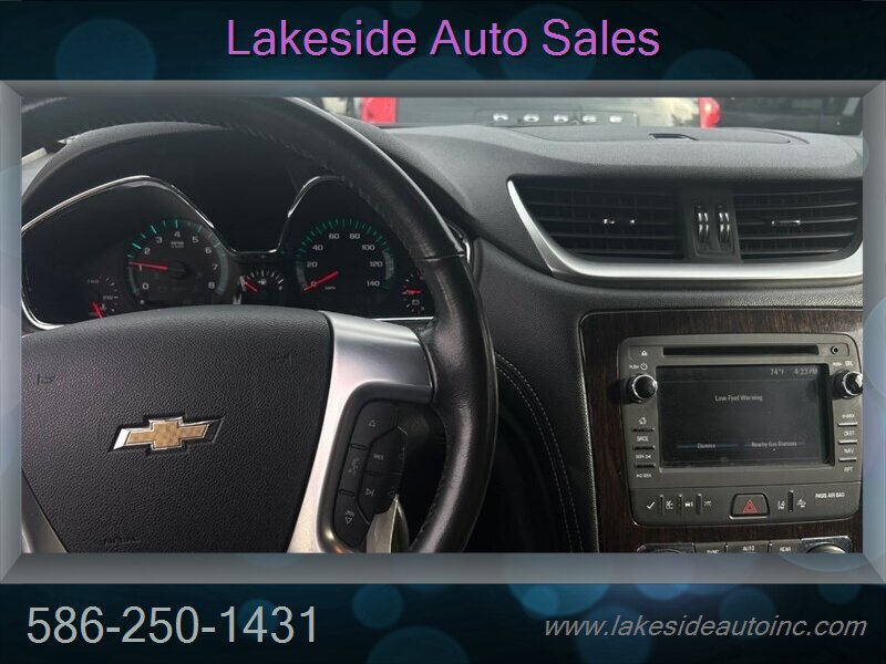 2016 Chevrolet Traverse LTZ   - Photo 8 - Clinton Township, MI 48036