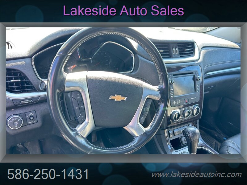 2017 Chevrolet Traverse LT - Photo 11 - Clinton Township, MI 48036