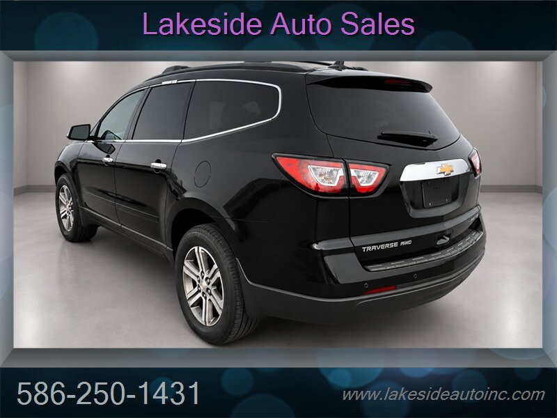 2017 Chevrolet Traverse LT - Photo 9 - Clinton Township, MI 48036