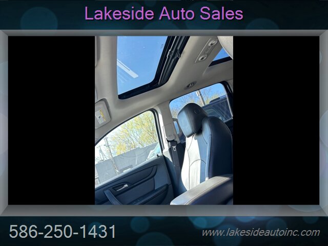 2017 Chevrolet Traverse LT - Photo 12 - Clinton Township, MI 48036