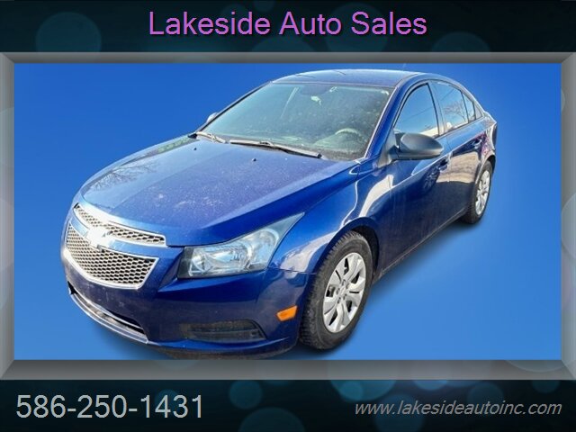 2013 Chevrolet Cruze LS Auto   - Photo 1 - Clinton Township, MI 48036