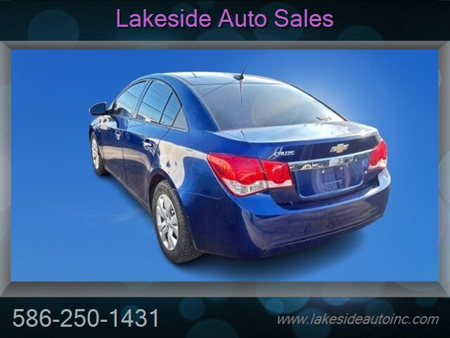 2013 Chevrolet Cruze LS Auto   - Photo 6 - Clinton Township, MI 48036