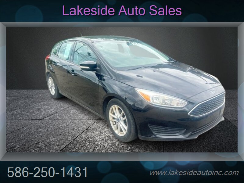 2016 Ford Focus SE Hatchback - Photo 4 - Clinton Township, MI 48036