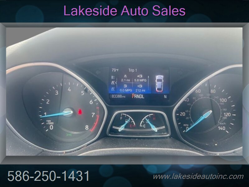 2016 Ford Focus SE Hatchback - Photo 9 - Clinton Township, MI 48036