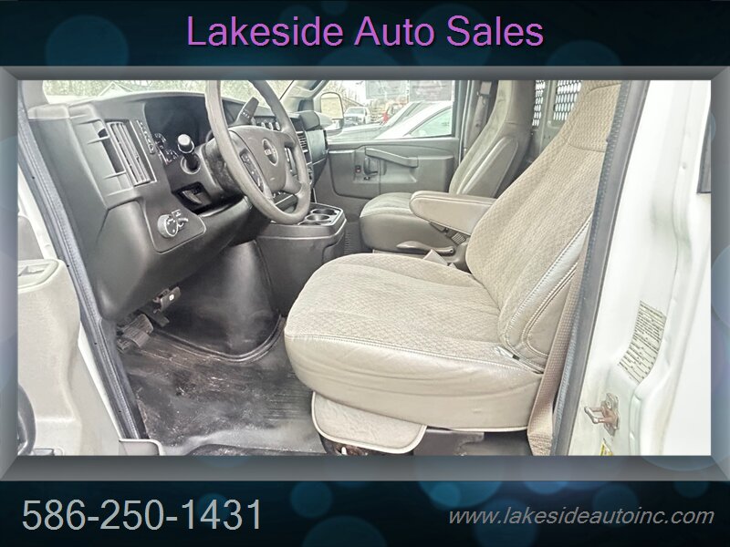 2019 Chevrolet Express 2500   - Photo 10 - Clinton Township, MI 48036