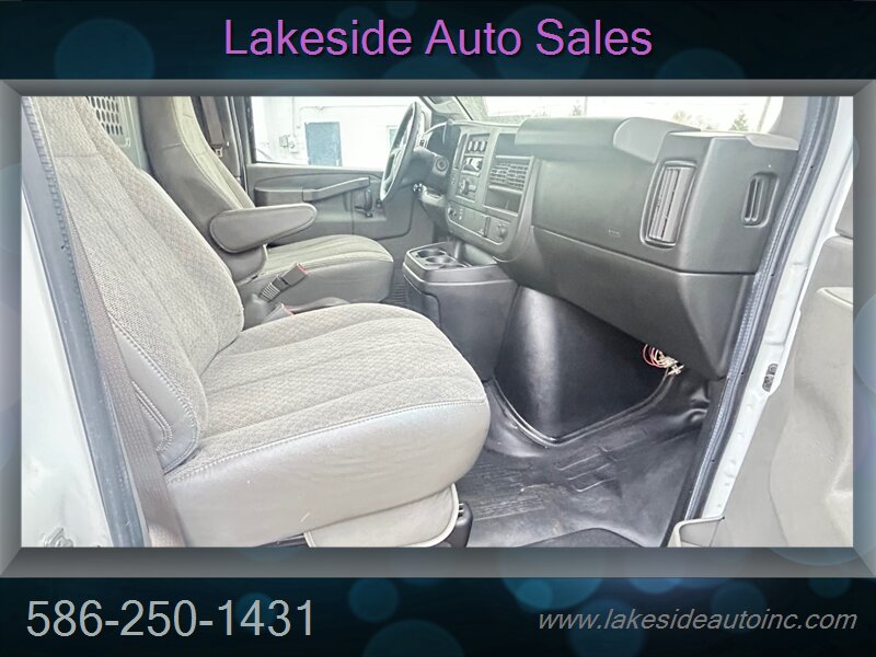 2019 Chevrolet Express 2500   - Photo 11 - Clinton Township, MI 48036
