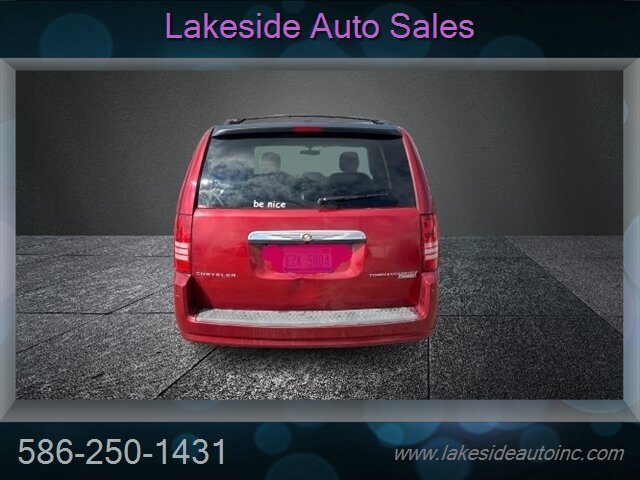 2009 Chrysler Town & Country Touring   - Photo 7 - Clinton Township, MI 48036