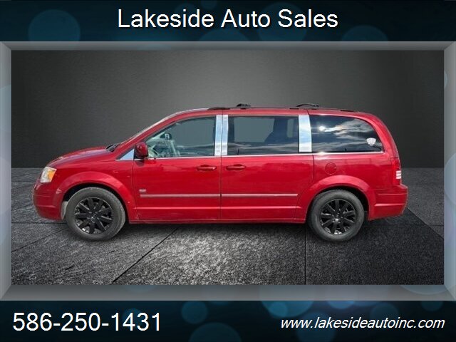 2009 Chrysler Town & Country Touring   - Photo 4 - Clinton Township, MI 48036