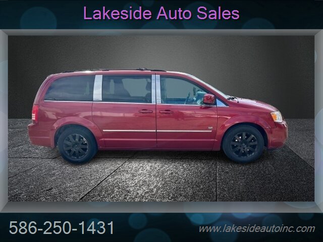 2009 Chrysler Town & Country Touring   - Photo 5 - Clinton Township, MI 48036