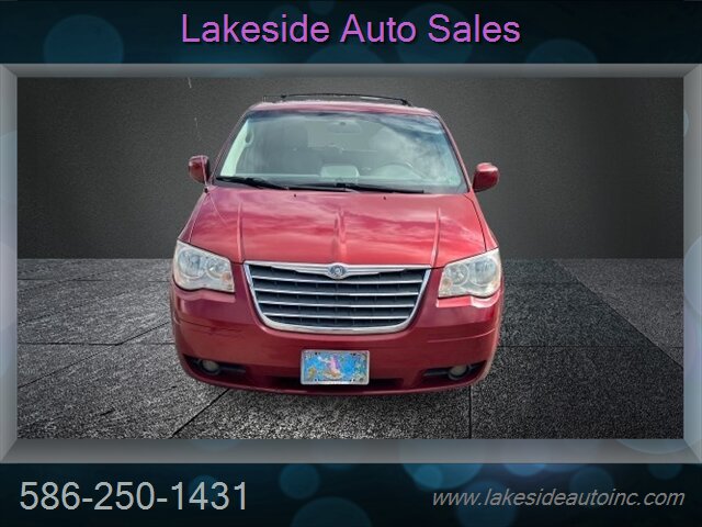 2009 Chrysler Town & Country Touring   - Photo 2 - Clinton Township, MI 48036