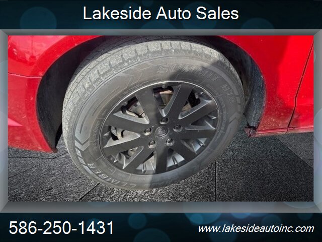 2009 Chrysler Town & Country Touring   - Photo 14 - Clinton Township, MI 48036
