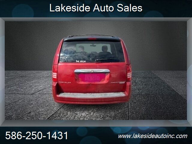 2009 Chrysler Town & Country Touring   - Photo 7 - Clinton Township, MI 48036