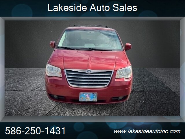 2009 Chrysler Town & Country Touring   - Photo 2 - Clinton Township, MI 48036