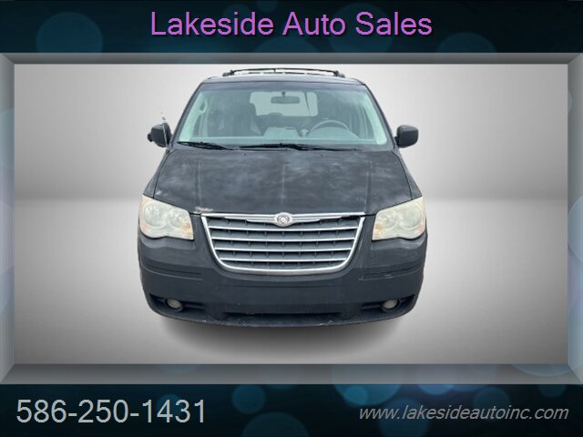 2009 Chrysler Town & Country Touring   - Photo 2 - Clinton Township, MI 48036