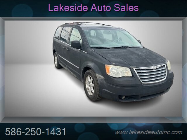 2009 Chrysler Town & Country Touring   - Photo 3 - Clinton Township, MI 48036