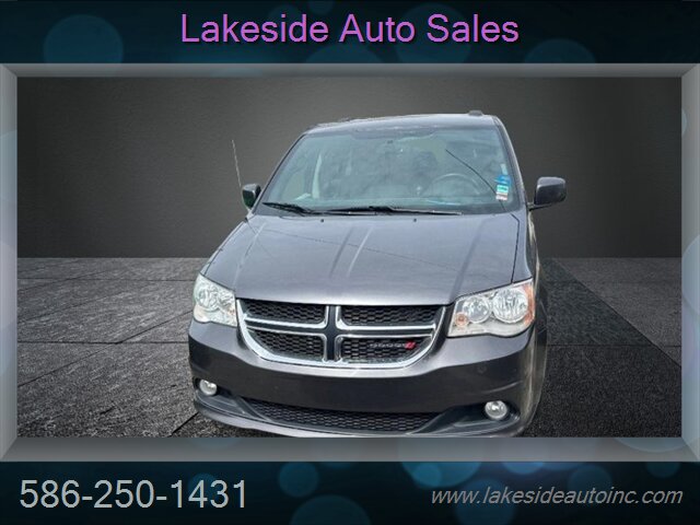 2018 Dodge Grand Caravan SXT   - Photo 2 - Clinton Township, MI 48036