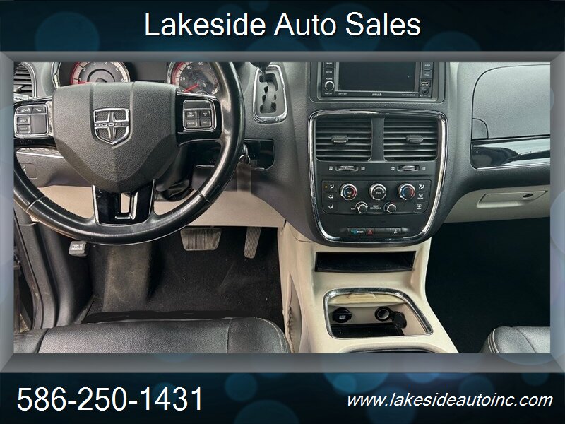 2018 Dodge Grand Caravan SXT - Photo 8 - Clinton Township, MI 48036