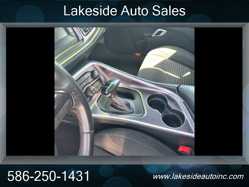 2016 Dodge Challenger SXT Challenger - Photo 6 - Clinton Township, MI 48036