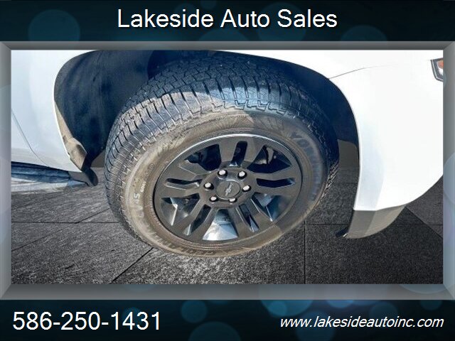 2018 Chevrolet Suburban LT - Photo 14 - Clinton Township, MI 48036