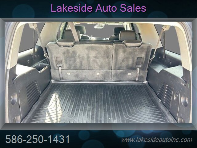 2018 Chevrolet Suburban LT - Photo 12 - Clinton Township, MI 48036