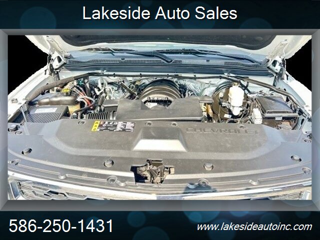 2018 Chevrolet Suburban LT - Photo 13 - Clinton Township, MI 48036