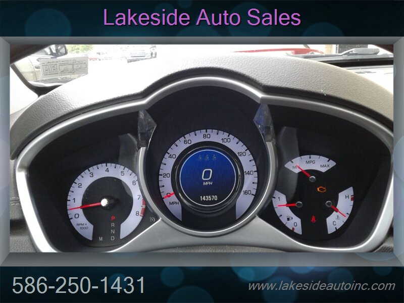 2012 Cadillac SRX Luxury Collection   - Photo 8 - Clinton Township, MI 48036