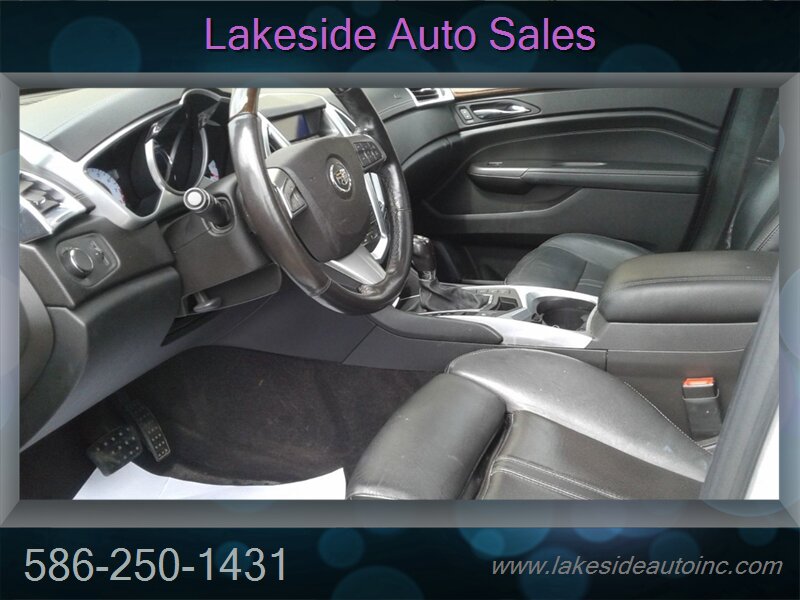 2012 Cadillac SRX Luxury Collection   - Photo 9 - Clinton Township, MI 48036