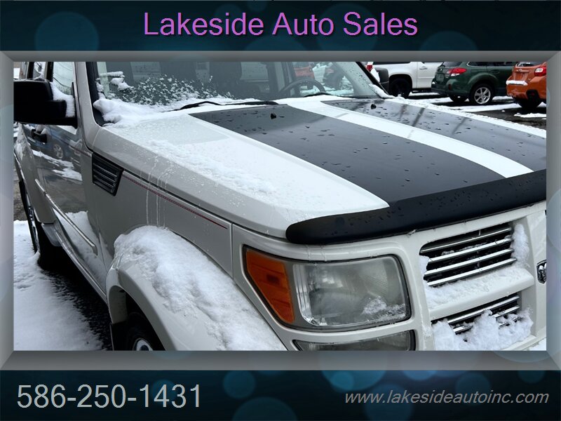 2008 Dodge Nitro R/T   - Photo 2 - Clinton Township, MI 48036