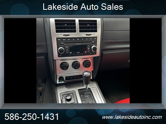 2008 Dodge Nitro R/T   - Photo 10 - Clinton Township, MI 48036