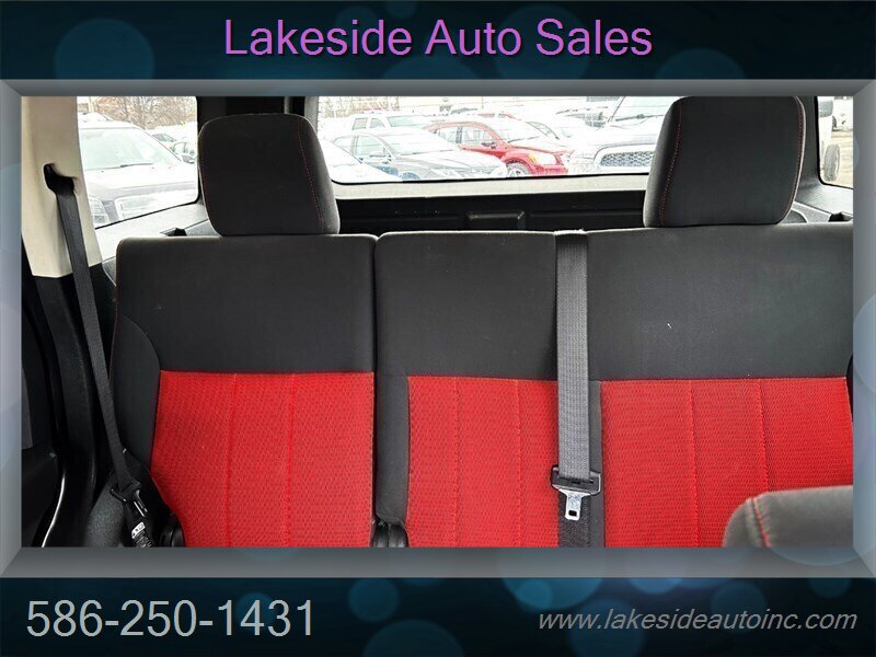 2008 Dodge Nitro R/T - Photo 10 - Clinton Township, MI 48036