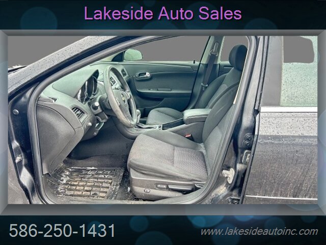 2010 Chevrolet Malibu LT   - Photo 9 - Clinton Township, MI 48036