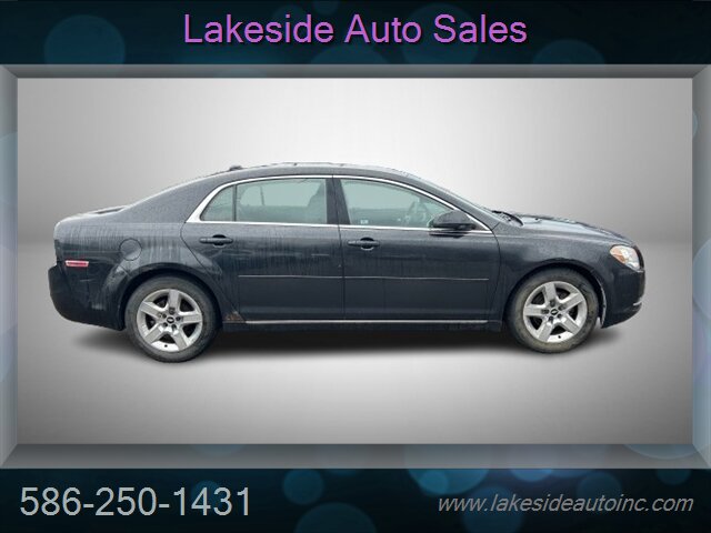 2010 Chevrolet Malibu LT   - Photo 4 - Clinton Township, MI 48036