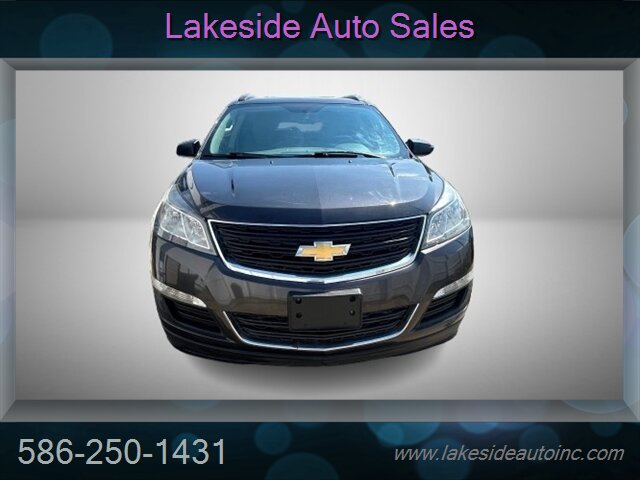 2017 Chevrolet Traverse LS - Photo 2 - Clinton Township, MI 48036