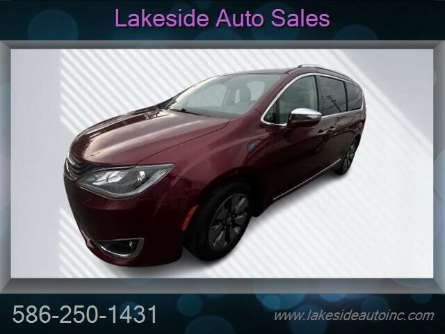 2017 Chrysler Pacifica Hybrid Platinum   - Photo 3 - Clinton Township, MI 48036