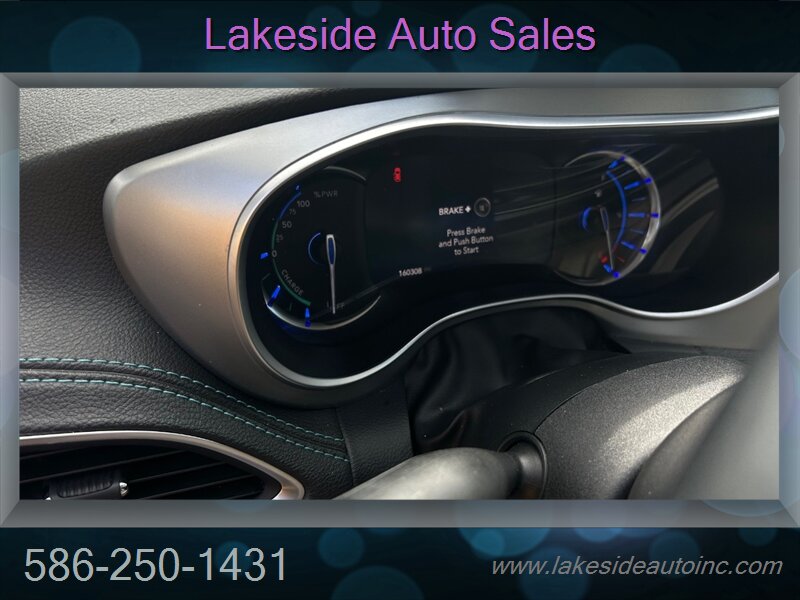2017 Chrysler Pacifica Hybrid Platinum   - Photo 7 - Clinton Township, MI 48036