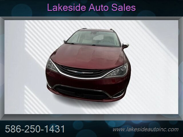 2017 Chrysler Pacifica Hybrid Platinum   - Photo 2 - Clinton Township, MI 48036